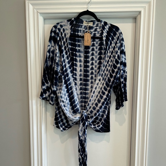 Natural tie dye cover up/tie front shrug. New with tags. One size. - Picture 2 of 6